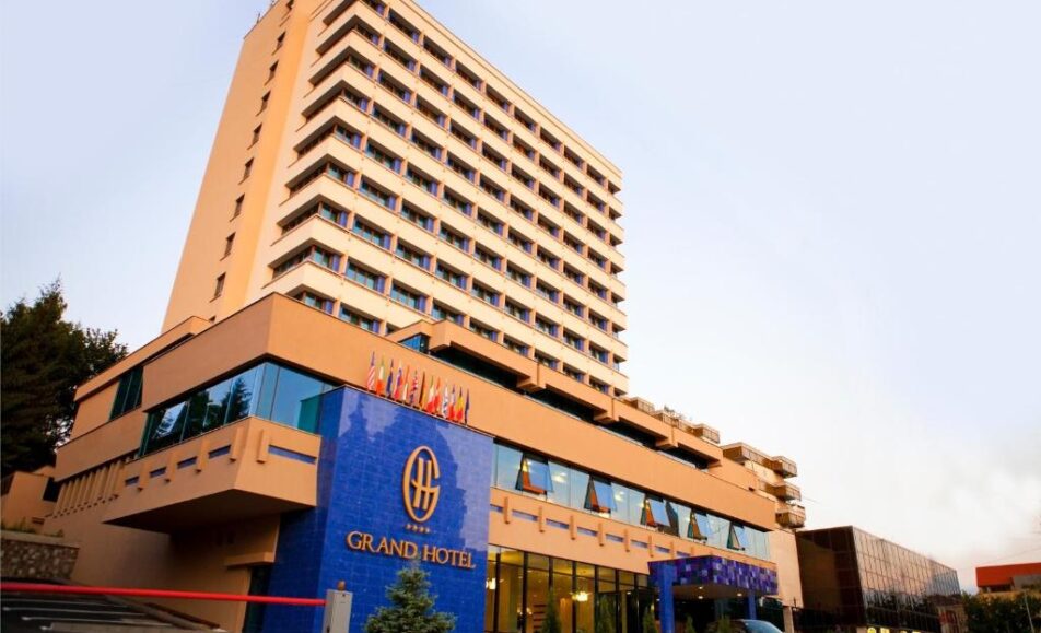 19335983 - Hotel Grand - 3*